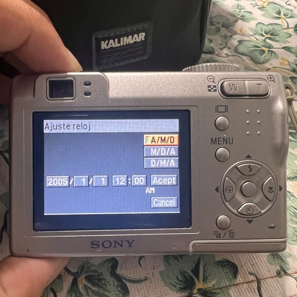 Appareil Photo Sony Cyber-shot DSC-W5 - 5,1 Mpix - Zoom Optique 3x - Avec Carte 2Go